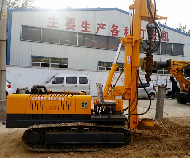 滕州青青草视频污多功能潛孔鑽機圖一